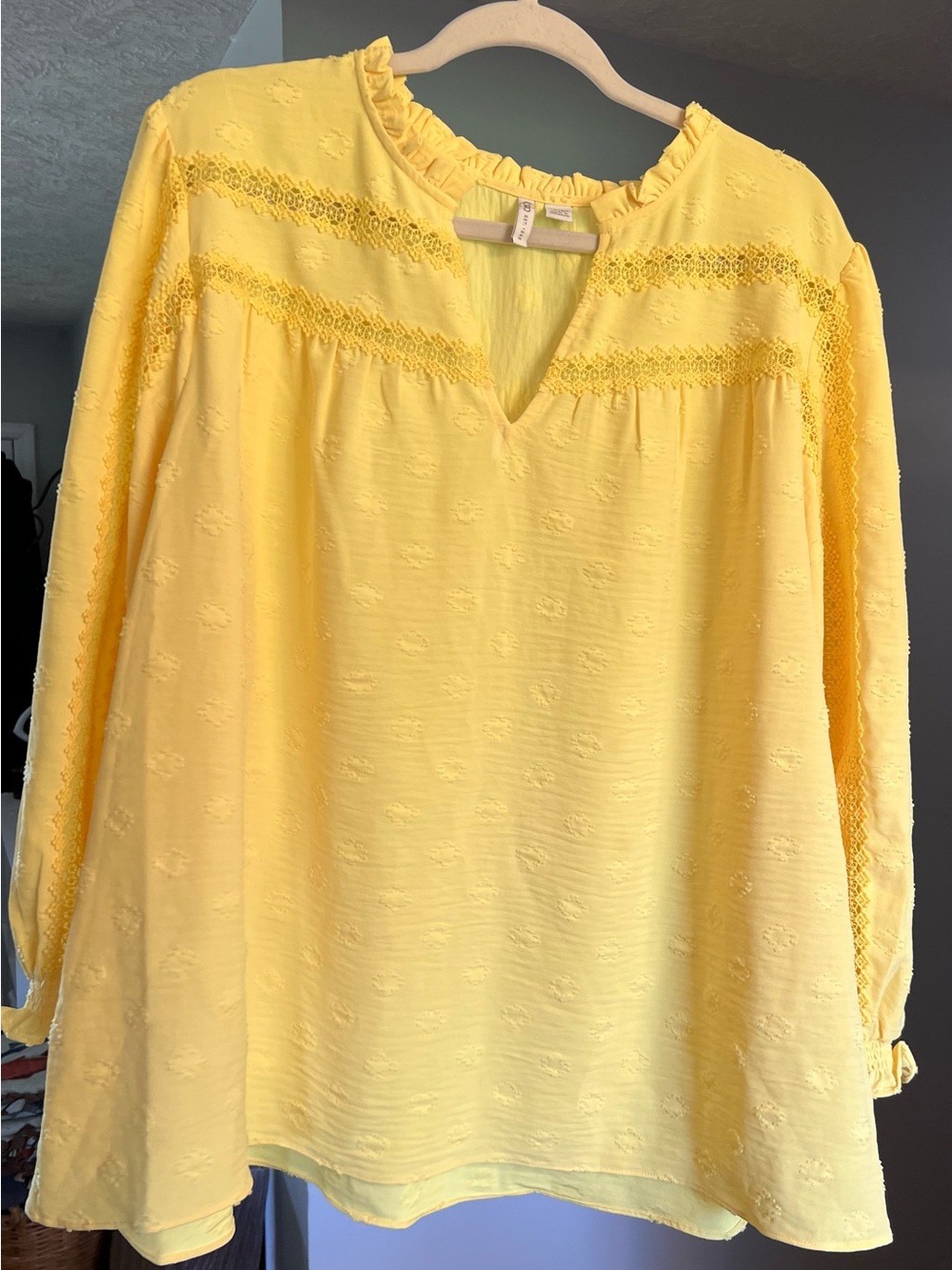 Cato 22/24W Yellow Swiss Dot Lace Trim Peasant Blouse Plus Size